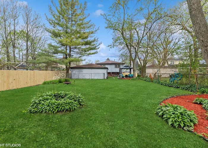Charming W/pergola & Games