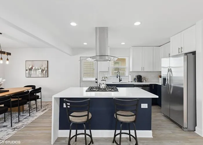 Holiday home Charming W/pergola & Games Homewood